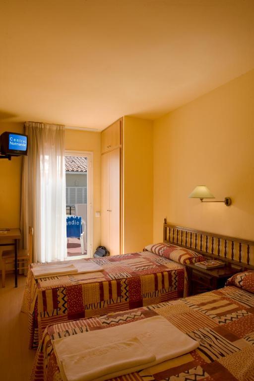 Hotel Central Normandie 시체스 객실 사진
